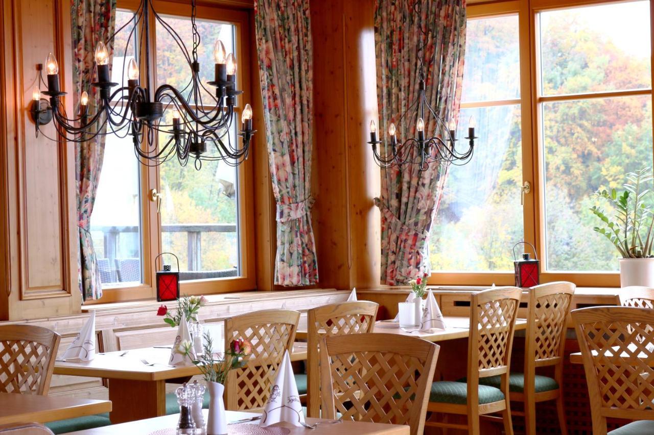 Berggasthof Hotel Igelwirt Schnaittach Buitenkant foto