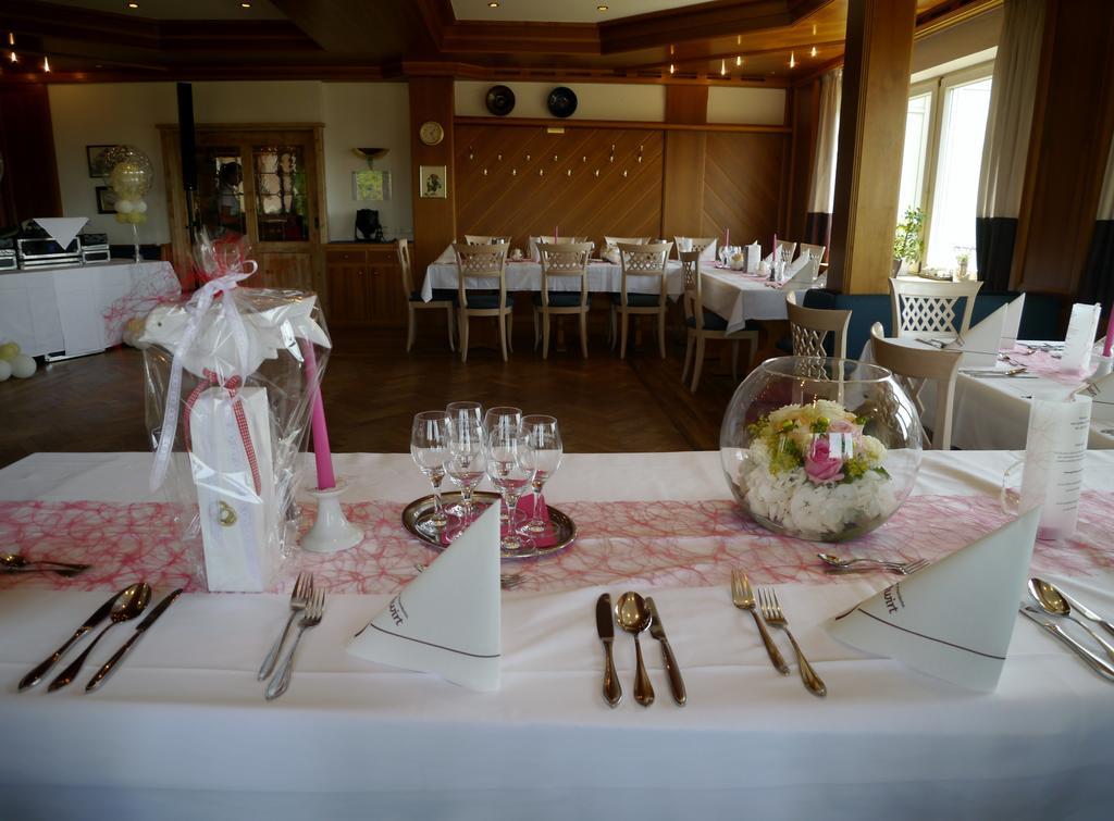 Berggasthof Hotel Igelwirt Schnaittach Buitenkant foto